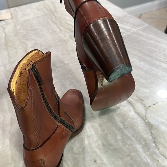 New boots - Picture 5 of 9